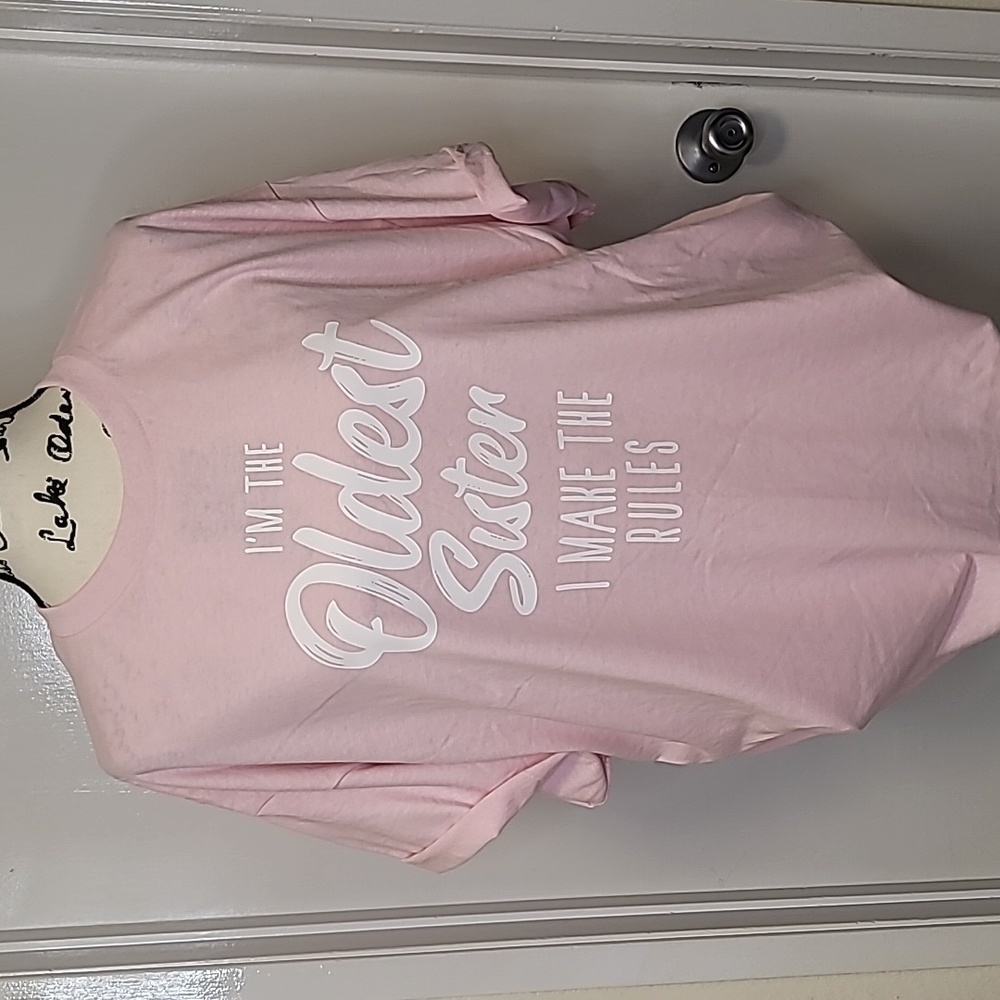 "Oldest sister" t-shirt